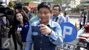 Ketua DPRD Kabupaten Musi Banyuasin (Muba), Riamon Iskandar usai menjalani pemeriksaan KPK, Jakarta, Rabu (26/8/2015). Riamon diperiksa KPK sebagai saksi terkait dugaan suap pembahasan RAPBD 2015 dan LKPJ 2014. (Liputan6.com/Yoppy Renato)