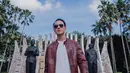 “Kita juga lebih sering reporting, profesional yang lebih tinggi untuk melewati saat ini. Kita menggunakan beberapa konsultan, punya outsourcing, supaya tim kecil kami fokus ke merek Damn I Love Indonesia,” ia menyambung. (Instagram/vjdaniel)