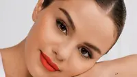 Tutorial Makeup Harian Selena Gomez untuk Wajah Segar (Instagram @selenagomez)