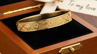 Model Gelang Emas 24 Karat 15 Gram sebagai Hadiah Pernikahan. Foto: Gemini