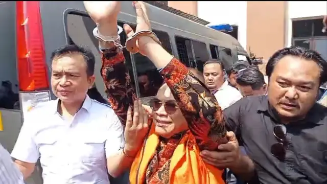 foto foto sidang bupati sudewo pati