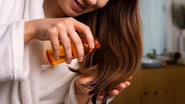 5 Langkah Tepat Mengaplikasikan Hair Oil