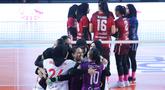 Pemain Bank Jatim merayakan kemenangan atas Kharisma Premium Bandung pada laga babak reguler pertama Livoli Divisi Utama 2025 di GOR Nambo Tangerang, Rabu (3/9/2025) sore WIB. (Bola.com/M Iqbal Ichsan)