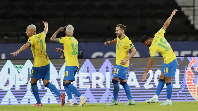 Foto Copa America: Brasil Tak Terbendung, Peru Digilas 4 Gol Tanpa Balas