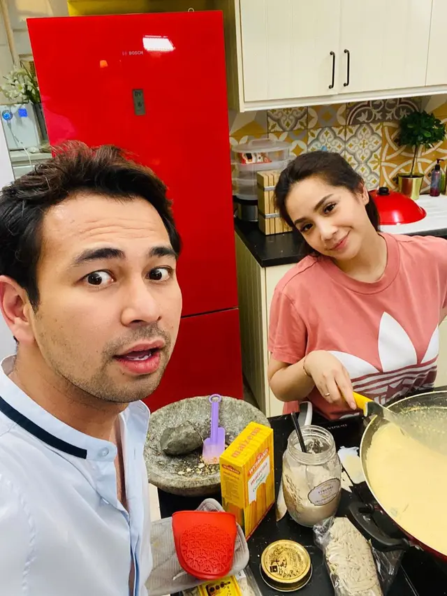 Momen 7 Artis Saat Sahur Pertama, Sederhana dan Penuh Semangat