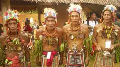 Indonesia adalah negeri kepulauan dengan ribuan suku yang memiliki beragam adat istiadat. Sayang, beberapa suku harus terancam punah akibat wilayah yang mereka tempati dirusak oleh orang-orang yang gelap mata dan hanya ingin mencari keuntungan dari k...