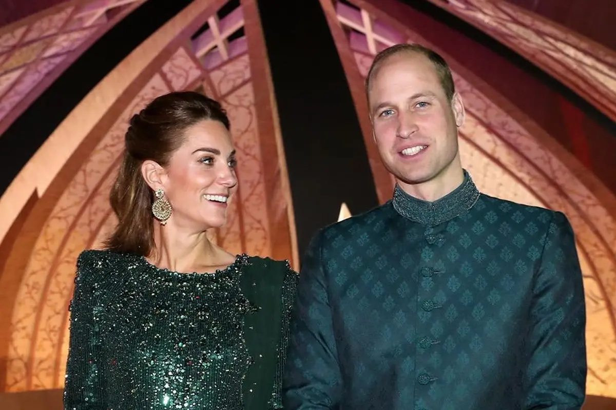 Potret Glamor Kate Middleton dengan Pakaian Tradisional Pakistan