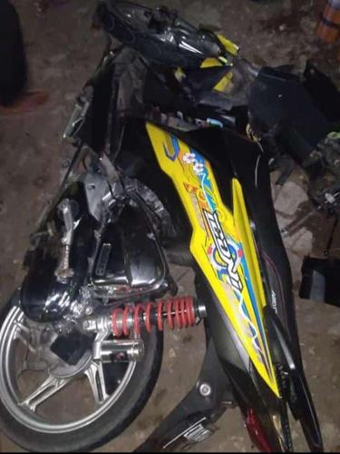 Speda Motor Muhammad Robit Alaikal (27) rusak parah akibat kecelakaan di Jalan Raya Desa Kajaharjo Banyuwangi (Istimewa)