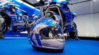 Suzuki meluncurkan helm edisi livery team Suzuki Ecstar MotoGP. (Suzuki)