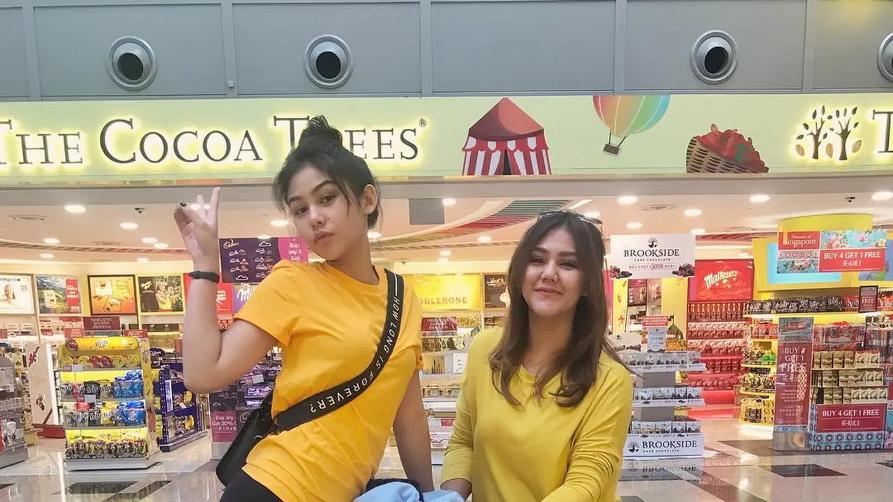 [Bintang] 8 Potret Kekompakan Vanesha Prescilla, Sissy Priscillia, dan Jevin Julian
