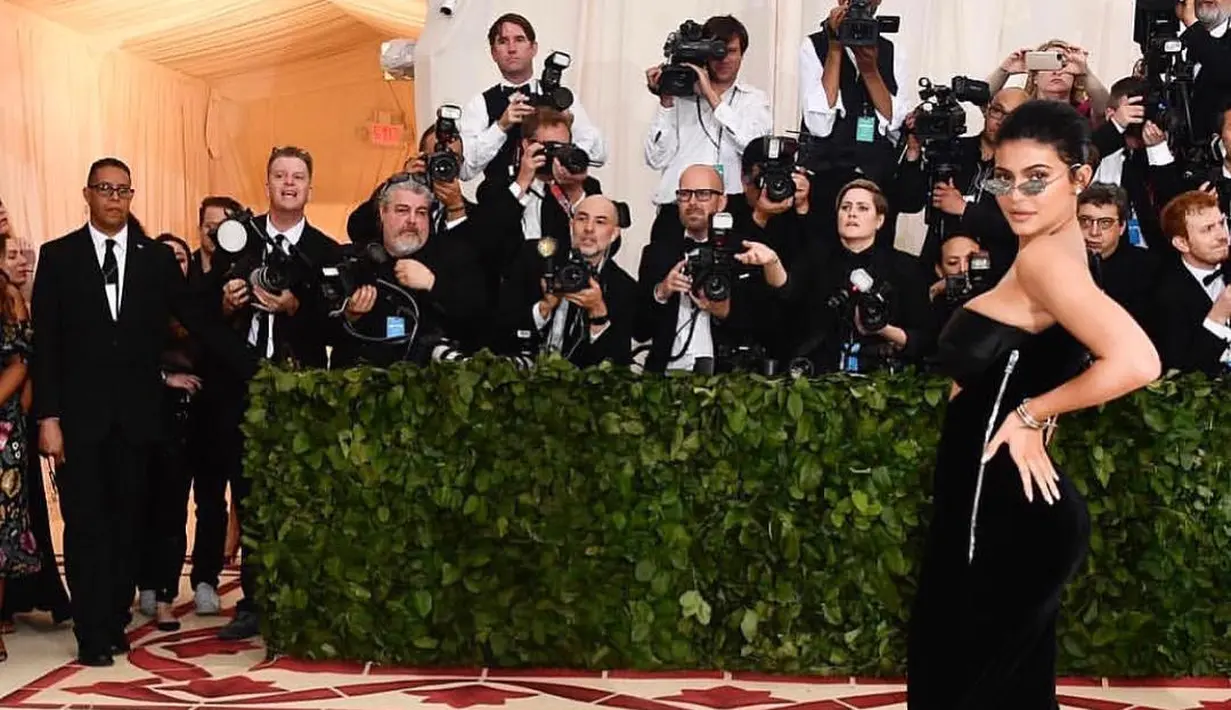 "Kehamilan benar-benar mengubah tubuhku di  usia yang masih sangat muda. Namun aku tak peduli," ujar Kylie Jenner.(instagram/kyliejenner)