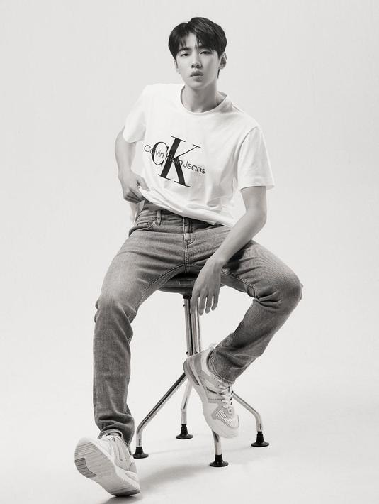 Pria kelahiran 6 Desember 2001 ini semakin dikenal namanya usai membintangi serial web drama berjudul Semantic Error. Semantic Error adalah serial televisi streaming Korea Selatan berdasarkan novel boys love (BL) karya Jeosoori. (FOTO: instagram.com/jaechan_dkz/)