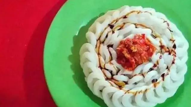 8 Cara Plating Makanan ala Netizen Ini Bikin Geleng Kepala, Kreatif Banget