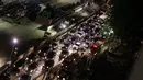 Jalan di sekitar lokasi kebakaran wisma Kosgoro mengalami kemacetan yang panjang, Jakarta, Senin (9/3/2015).(Liputan6.com/Faizal Fanani)