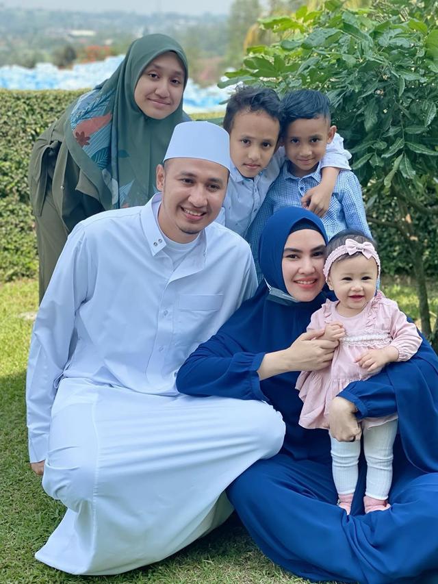 6 Potret Kebersamaan Kartika Putri dan Keluarga Kecilnya, Harmonis