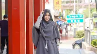 Tampilan Pakaian Anisa Rahma yang Stylish (dok.Instagram@anisarahma_12/https://www.instagram.com/p/B0feiA5BCas/Devita Nur Azizah