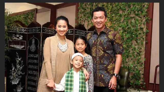 6 Momen Kebersamaan Keluarga Taufik Hidayat, Hangat dan Harmonis