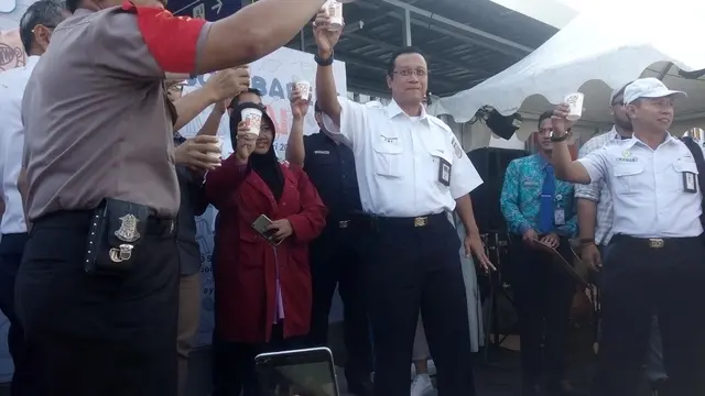 Ngopi di Atas Kereta