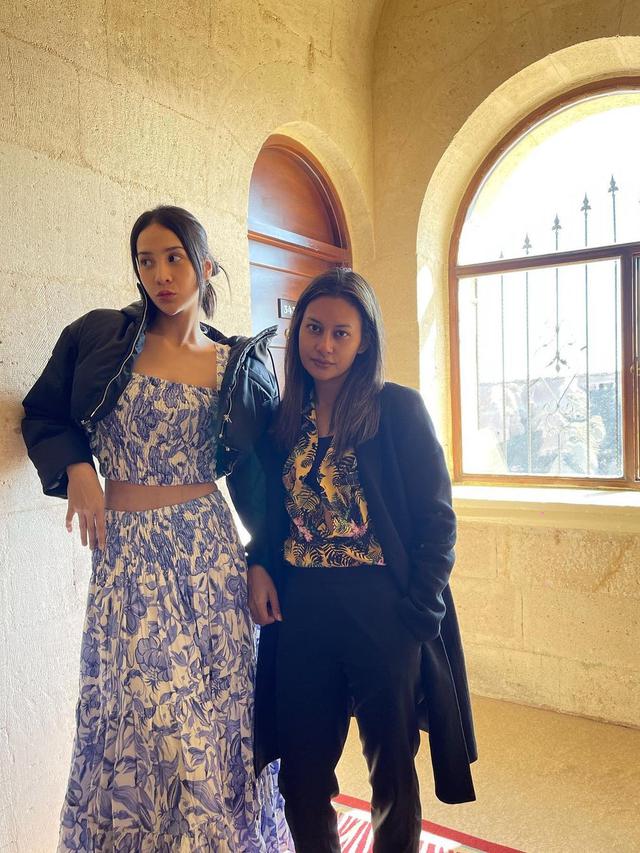 7 Potret Kompak Raihaanun dan Anya Geraldine, Adu Akting di Layangan Putus The Movie