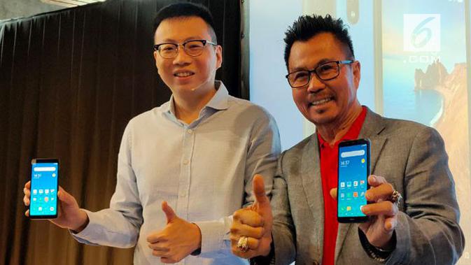Country Head Xiaomi Indonesia Steven Shi (kiri) dan Deputy CEO Smartfren Djoko Tata Ibrahim saat merilis Redmi 7A. (Liputan6.com/ Agustins Setyo Wardani)