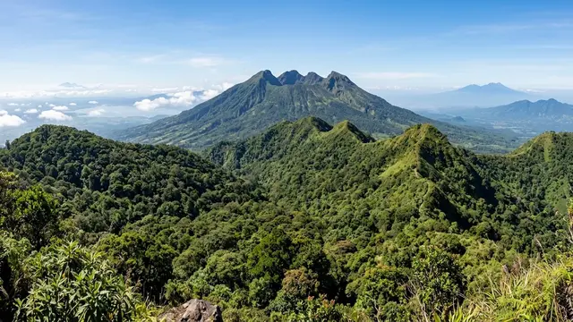 Pembangkit Listrik Tenaga Panas Bumi (PLTP) di Wilayah Kerja Panas Bumi (WKP) Gunung Ungaran, Kabupaten Semarang dan Kabupaten Kendal, Jawa Tengah. Dok ESDM
