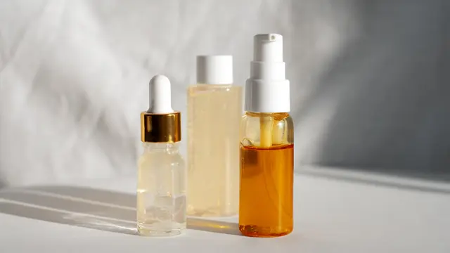 Ilustrasi serum dan toner