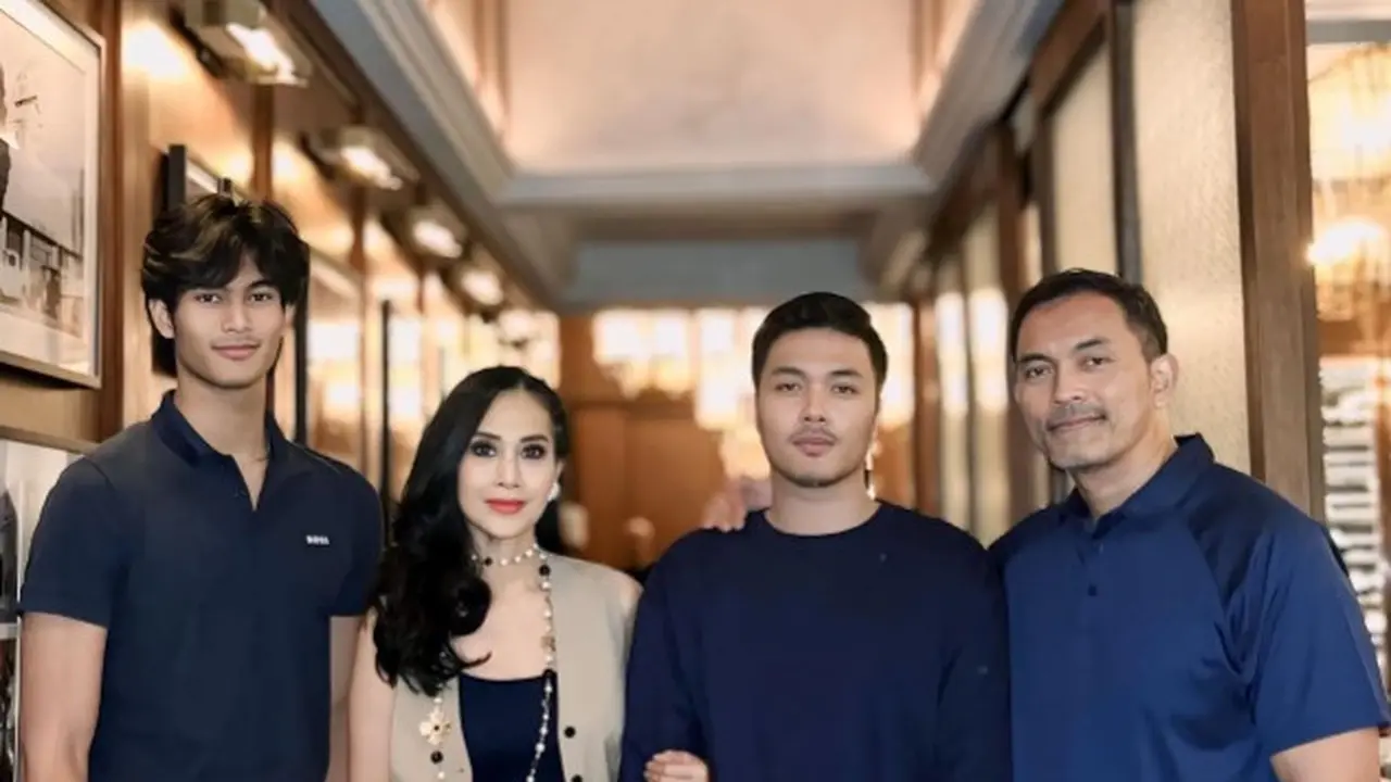 Potret keluarga Diah Permatasari (Sumber: Instagram/dps_diahpermatasari)