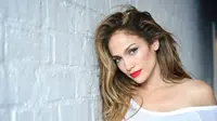 Usai menjadi 100 persen vegetarian, penyanyi Jennifer Lopez sukses turunkan berat badan hingga 5 kilogram. (trbimg.com)
