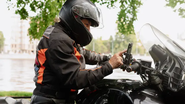 Ilustrasi helm