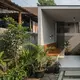 Desain Gazebo Minimalis Modern untuk Lahan Sempit Ukuran 2x2 Meter Model Bangku Menyatu / ilustrasi gambar AI