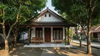 9 Desain Rumah Tipe 36 di Desa dengan Pohon Rindang, Hunian Nyaman dan Asri