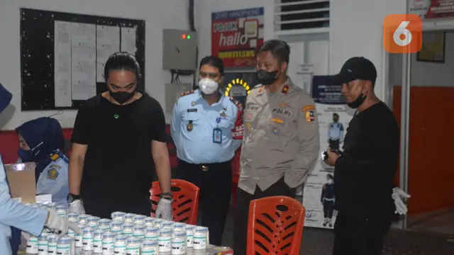 Sekitar 39 orang warga binaan kasus narkoba yang dilakukan tes urine secara mendadak (Arfandi Ibrahim/Liputan6.com)