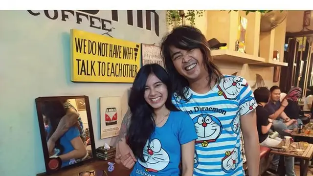 Lama Vakum, Ini 6 Potret Terbaru Bojes AFI Pakai Baju Couple Bareng Istri