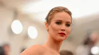 Jennifer Lawrence mengaku kecewa karena tak bisa memboyong pulan piala Oscar yang digelar tahun ini.