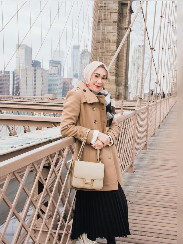 6 Potret Erin Taulany yang Kini berhijab, Tetap Stylish