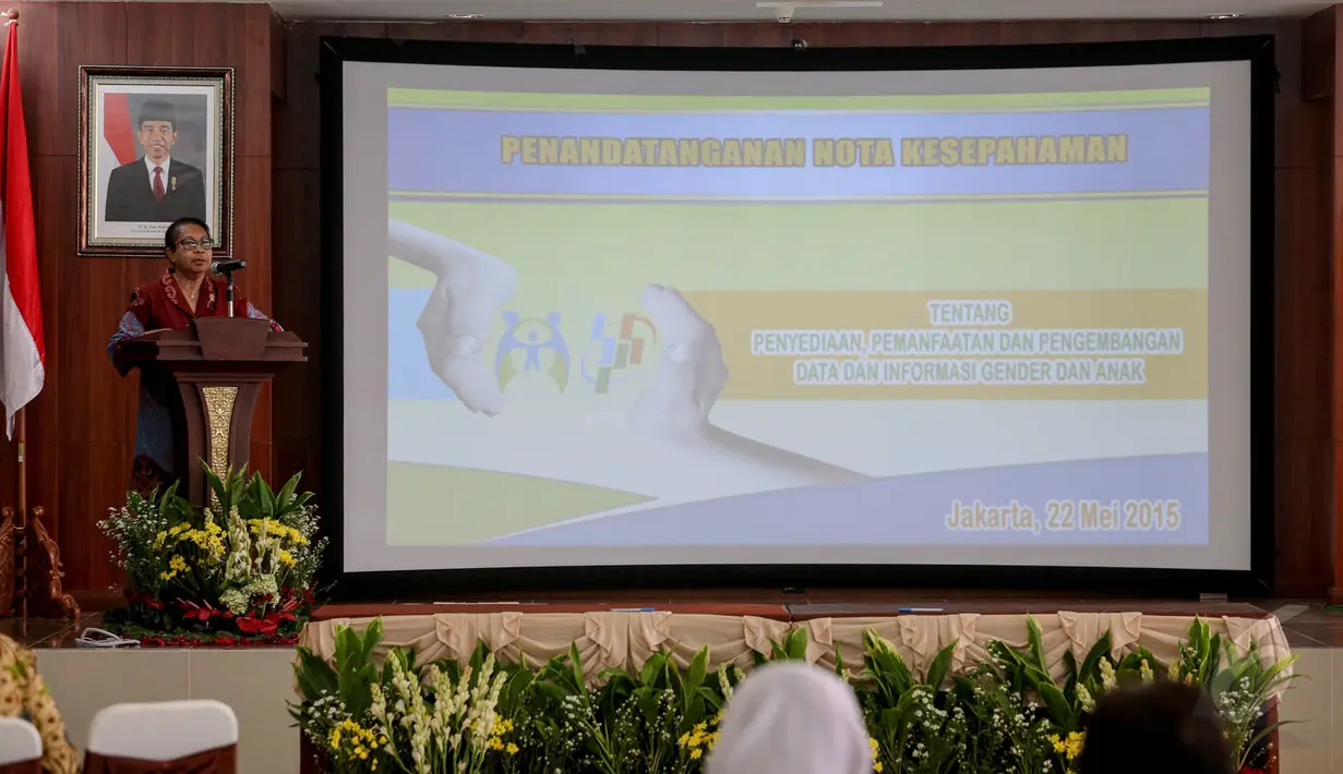 Menteri Yohana berpidato di acara MoU kerjasama antara Kemen PPPA dengan BPS, Jakarta, Jumat (22/5/2015). Menteri Yohana berharap data-data yang disuplai BPS bisa mendukung program kebijakan kementeriaannya (Liputan6.com/Faizal Fanani)