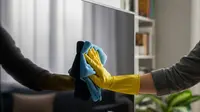7 Cara Membersihkan Layar TV Tanpa Baret, Aman untuk LED dan Smart TV