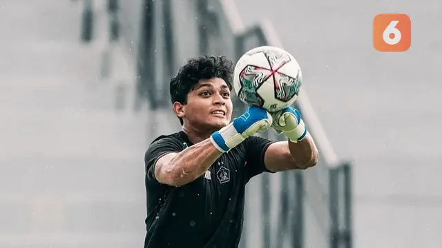 Kiper Persik Muhammad Adi Satryo