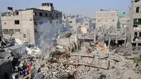 Israel kembali melancarkan serangan udara pada Sabtu (02/04/14). Tak hanya nyawa, bangunan pun hancur berkeping (REUTERS/Ibraheem Abu Mustafa)