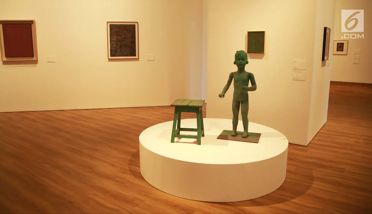 Karya Yayoi Kusama saat dipamerkan di Museum Macan, Jakarta, Senin (7/5). Pameran menampilkan lebih dari 130 karya Yayoi selama hampir 70 tahun sejak era 1950-an. (Liputan6.com/Gempur M Surya)