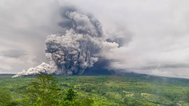 Erupsi Gunung Semeru (Istimewa)