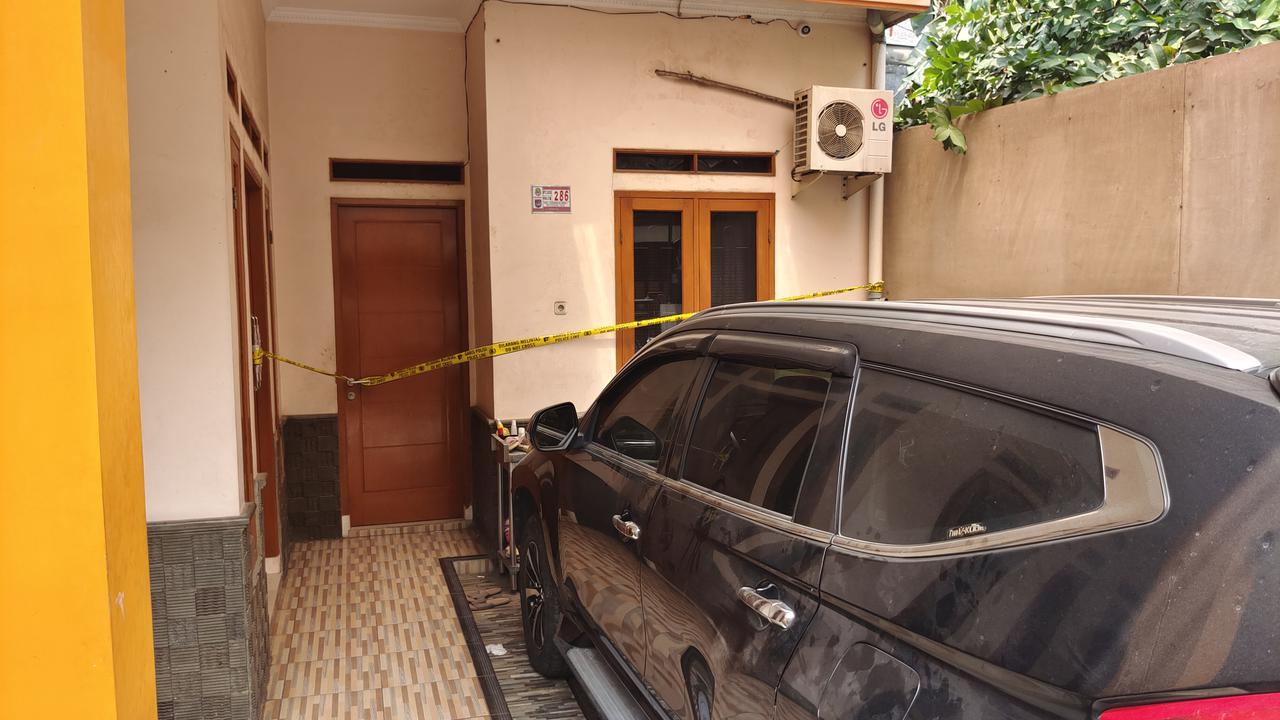 Lokasi rumah milik keluarga Bakti Azis Munir yang ditemukan bersimbah darah di rumahnya, Jalan Bakti Abri, Tapos, Kota Depok.