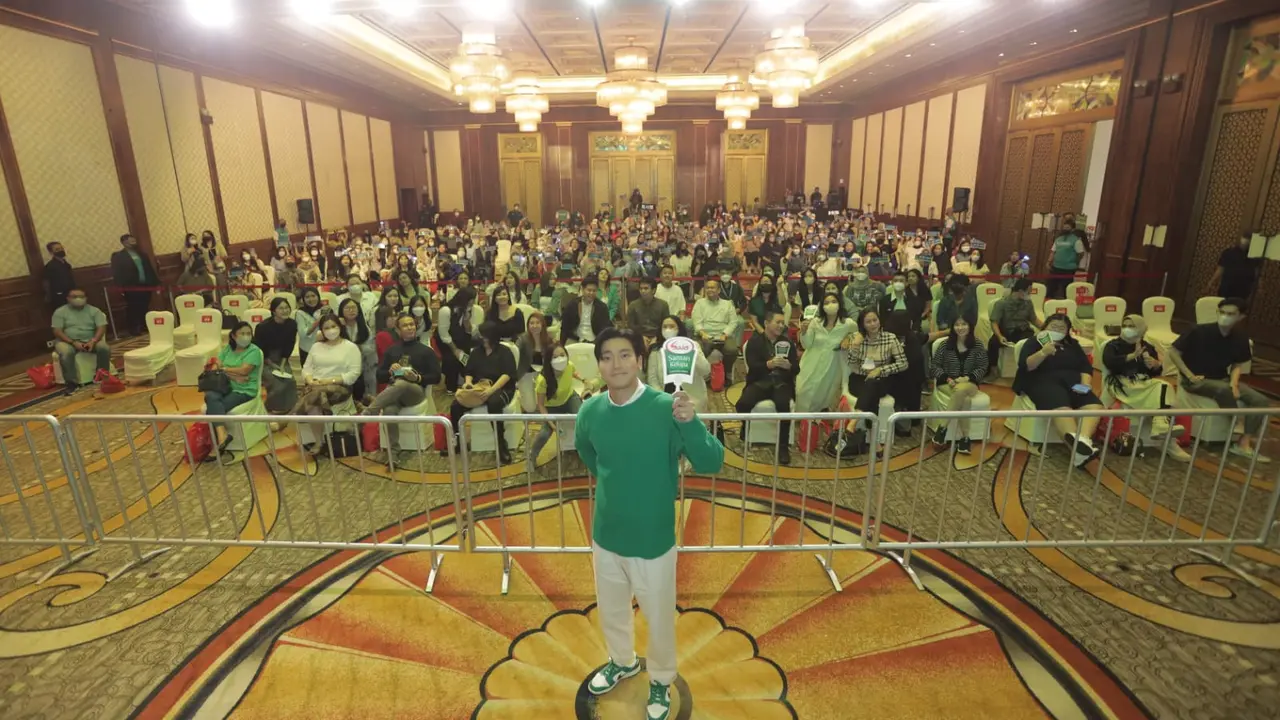 Siwon Choi Hadir di acara Intimate Meet & Greet SASA.