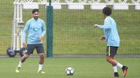 Ilkay Gundogan dan Leroy Sane (mancity.com)