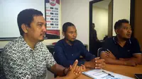 Mantan pemain Timnas Indonesia, Muhammad Ridwan (tengah) dipercaya menukangi PSIS Semarang U-19 untuk menghadapi kompetisi musim depan. (Bola.com/Ronald Seger Prabowo)