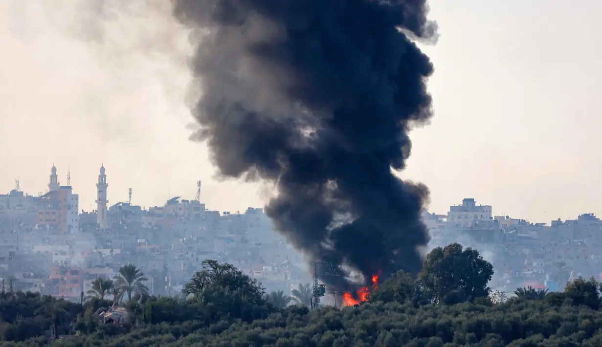 Militer Israel mengatakan serangan menargetkan militan di bagian utara dan selatan Jalur Gaza. (JACK GUEZ/AFP)