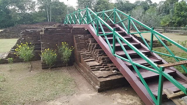 Jembatan di Candi