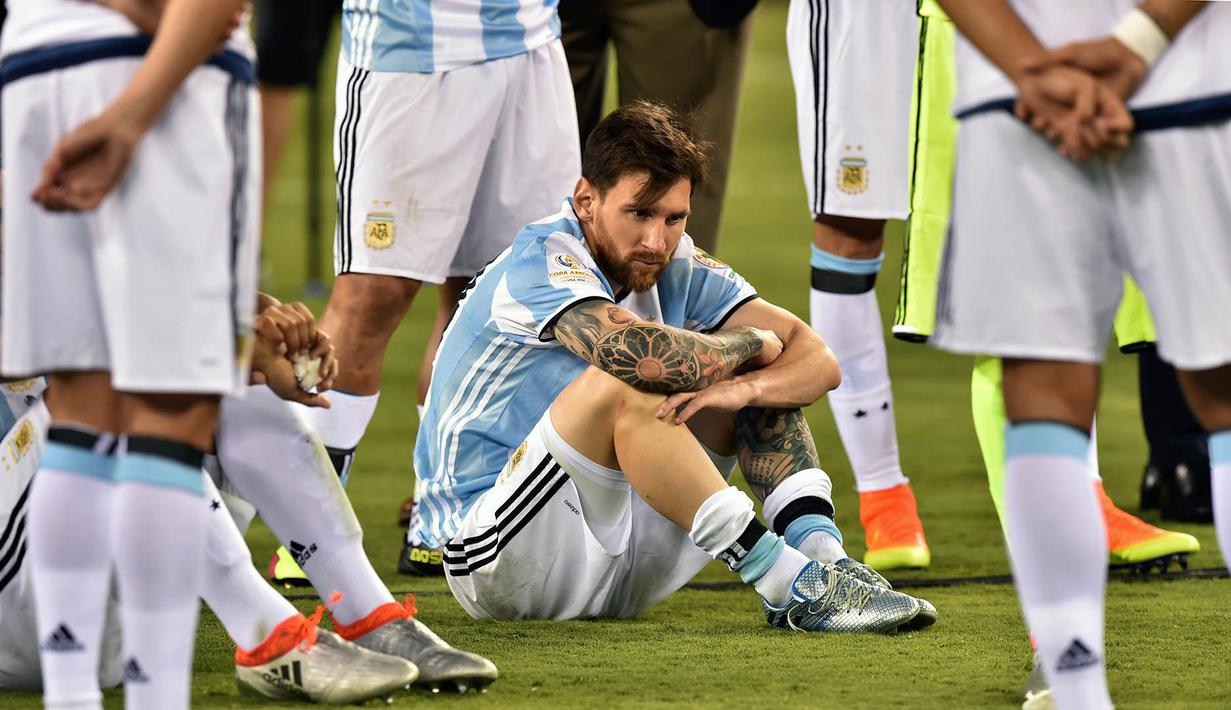 Perjalanan Lionel Messi di tahun 2016 tidaklah terlalu istimewa, dirinya masih gagal mempersembahkan trofi untuk Argentina. Berikut kisah bintang Barcelona itu sepanjang tahun 2016. (AFP/Nicholas Kamm)
