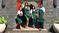 Tamara Bleszynski membuka sebuah warung di Bali (Dok.Instagram/@tamarableszynskiofficial/https://www.instagram.com/p/BsdF_avFPKY/Komarudin)