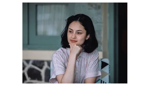 6 Potret Clara Josephine Bernadeth, Model Wanita di Video Klip Terbaru NOAH